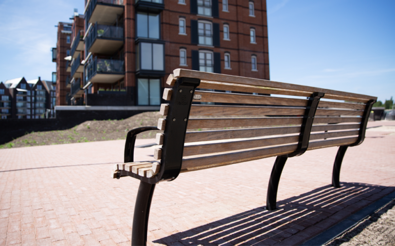 bancos de mobiliario urbano
