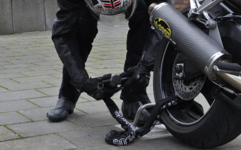 anclaje de seguridad de suelo para motos