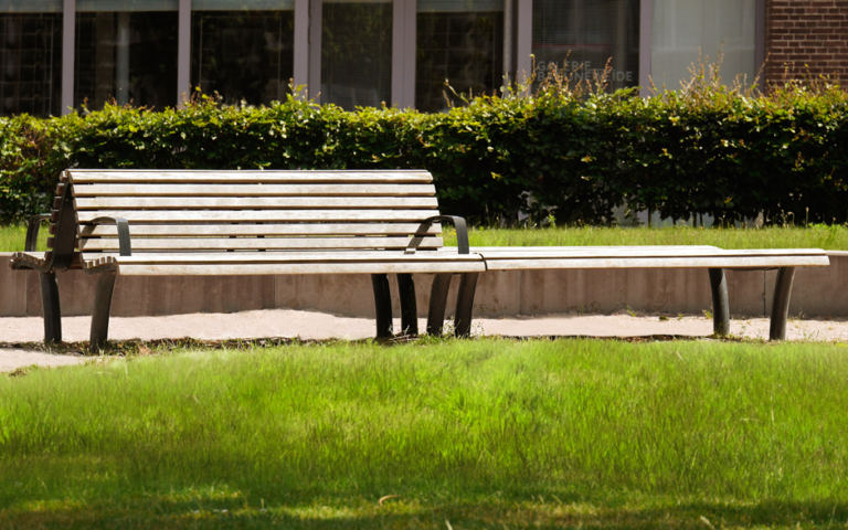 bancos de mobiliario urbano