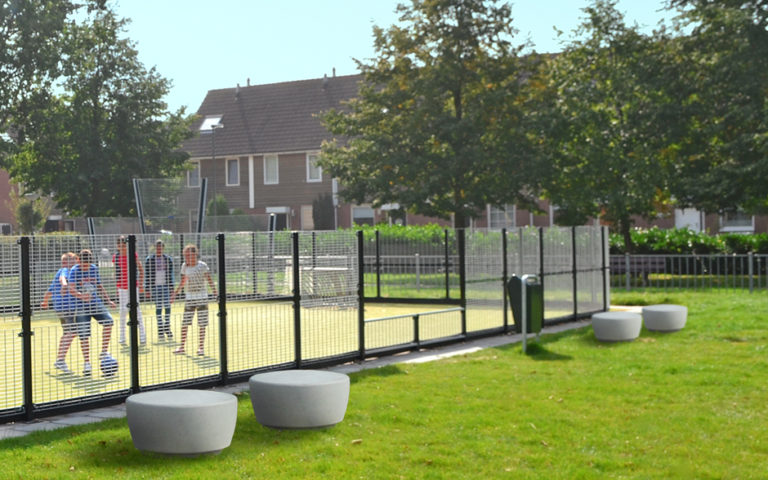 Bancos de hormigon en pistas de futbol